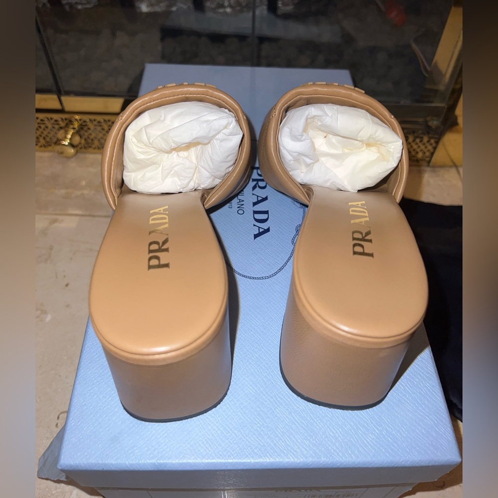 Quilted Nappa Leather Heeled Sandals Size 6 Color Caramel - Picture 6 of 8